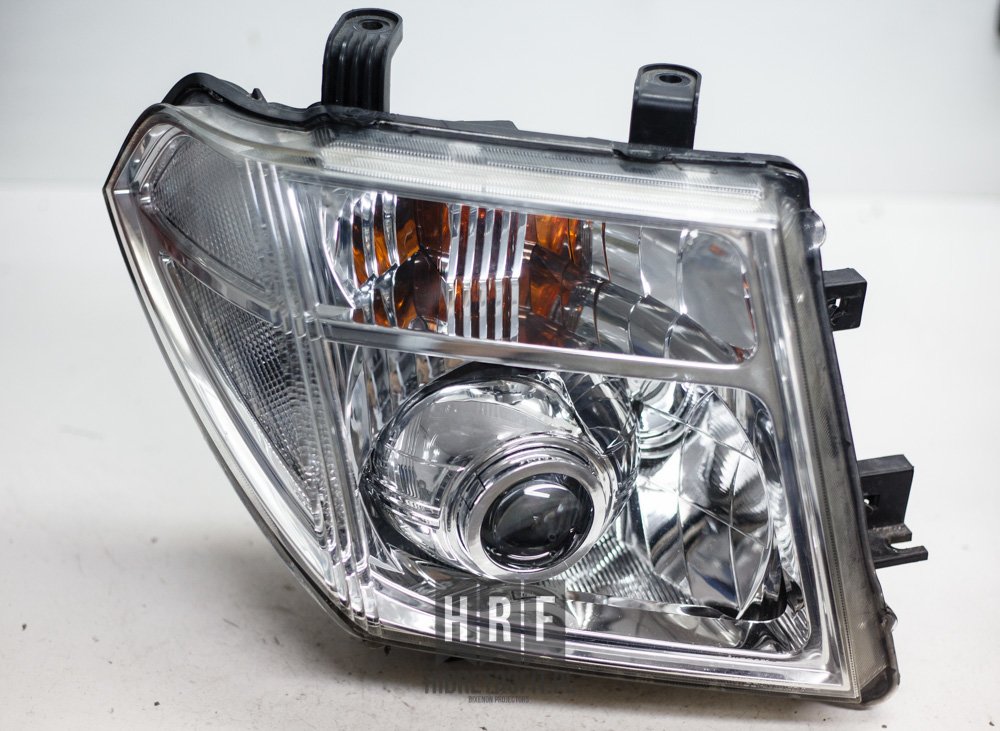 Nissan Pathfinder / Navara przeróbki lamp na BI XENON LED